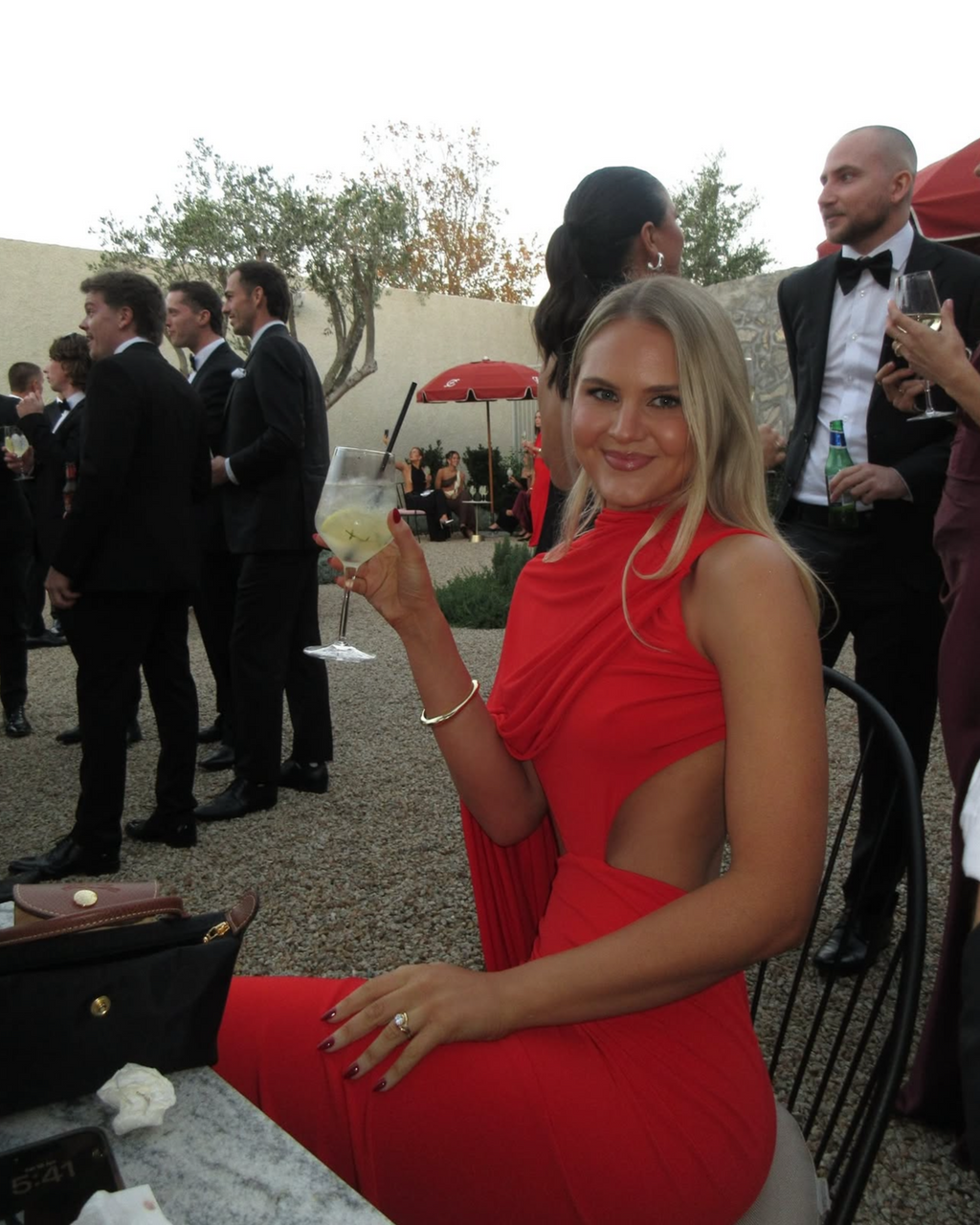 Aleksi Gown