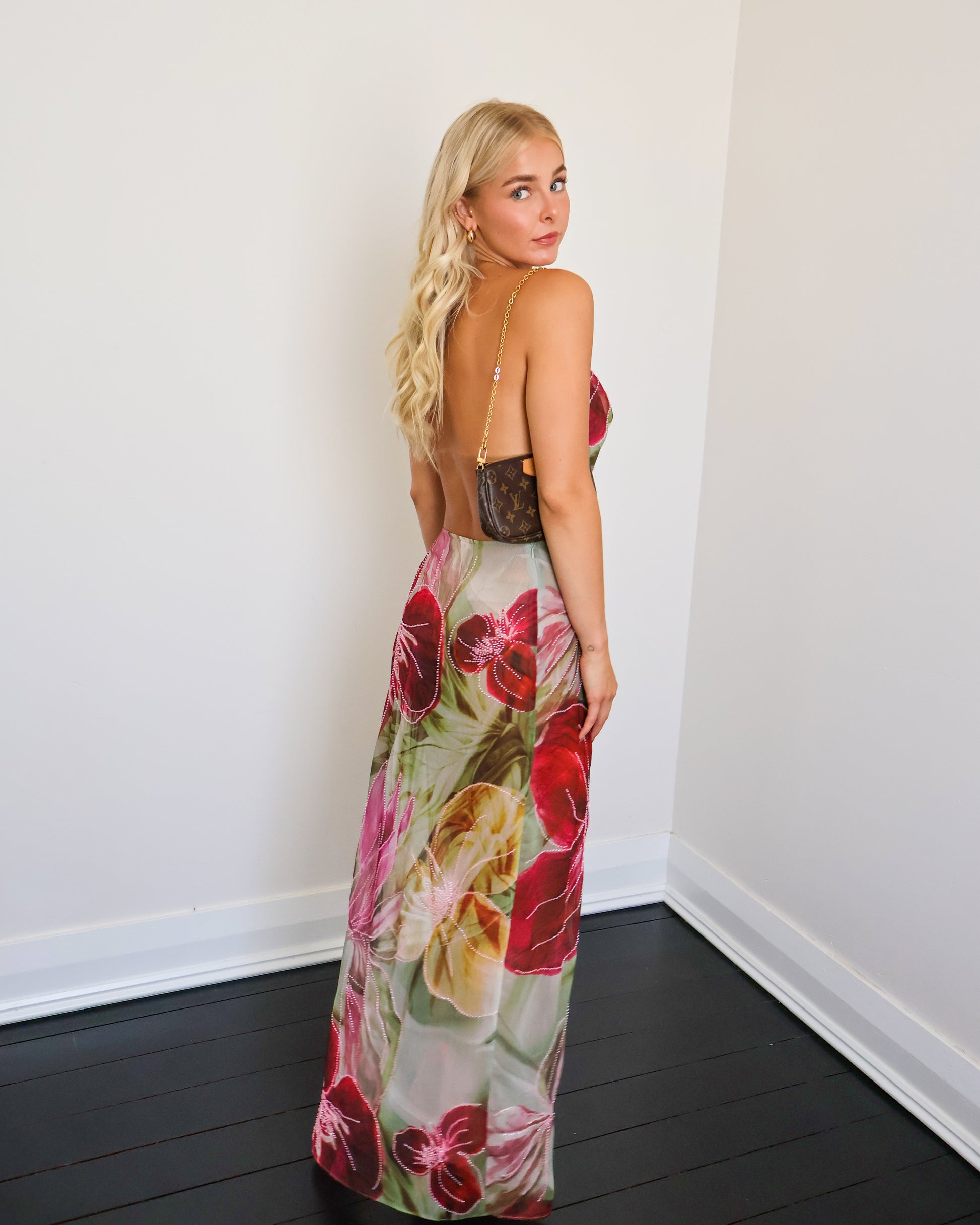 dahlia hand-beaded backless chiffon maxi dress Hire the Dahlia Hand Beaded Backless Chiffon Maxi Dress in Rosa for your next event. Size 6 $95